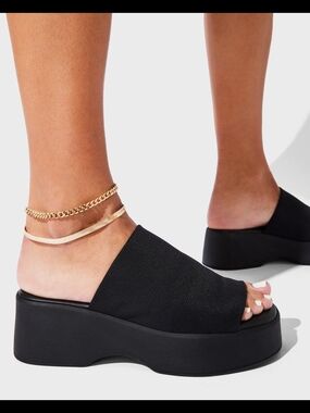 Steve Madden Black Platform Slide Sandals